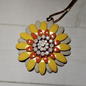 Beautiful Floral Sweater Necklace